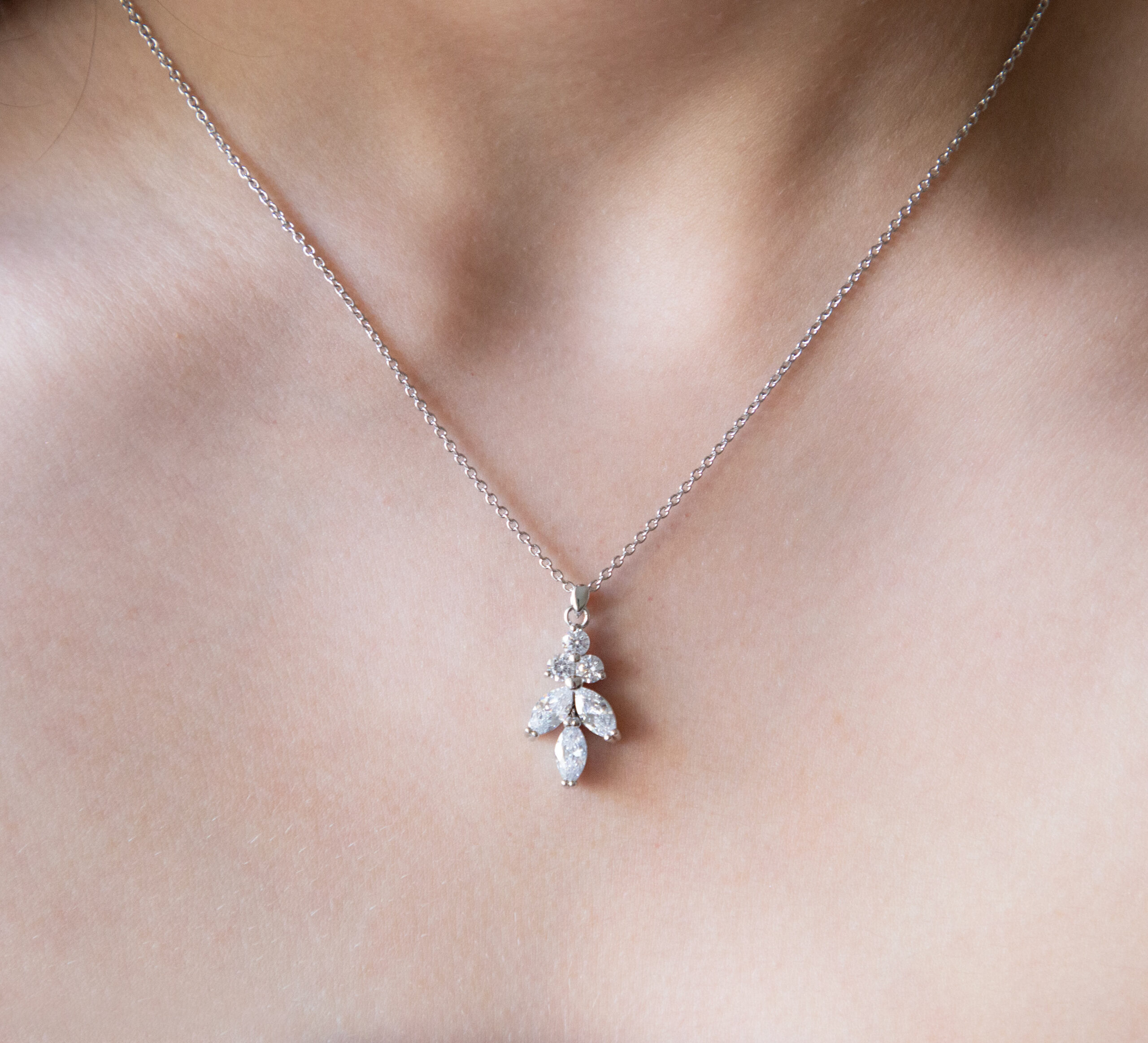 Parure bijoux mariée élégante pendentif en cristal « Colette»