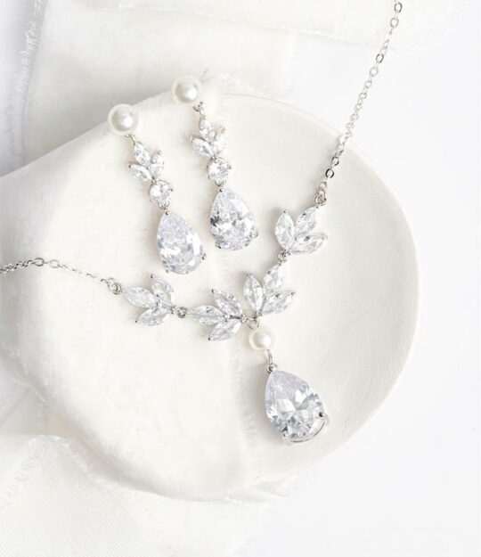 Parure bijoux mariage élégant collier boucles cristal perles "Kely"
