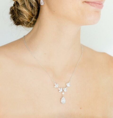 Ensemble De Boucles D'oreilles Avec Collier Européen Et Américain