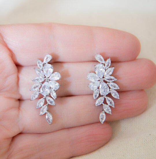 Boucles-d'oreilles-mariage-romantiques-cristal-Swarovski-Flora