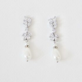 Boucles d’oreilles mariage pendantes perles et strass Aronia