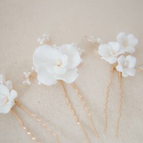 Fleurs cheveux mariage pics coiffure perles fleurs blanches Sélina