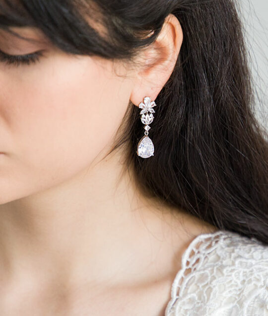 Boucles d'oreilles de mariée mi-longues diamantées cristaux oxydes de zirconium "Cleopatra" – Image 2