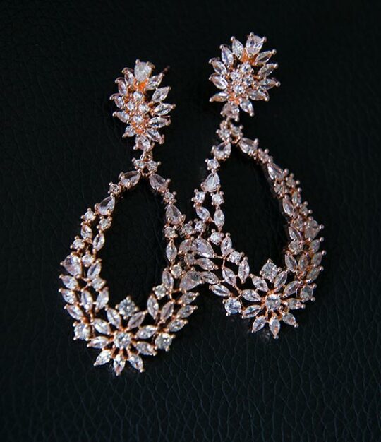 Boucles d'oreilles mariée élégantes chic féminines en cristal zircon "Chloé" – Image 3