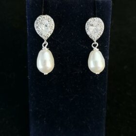 Boucles d’oreilles mariage précieuses cristal et perles Swarovski délicates Sarah
