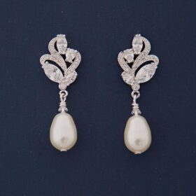 Boucles d'oreilles pour mariée ornées de perles et de cristaux, légères et élégantes "Amanda"