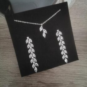 Parure bijoux mariage zirconium haut de gamme – collier et boucles d’oreilles élégants