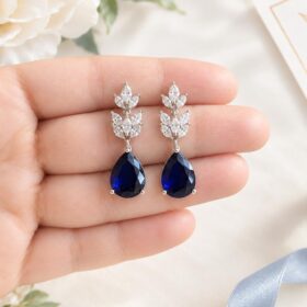 Parure de bijoux femme élégante, mariage et cérémonie, gouttes cristal bleu "Alma" – Image 3