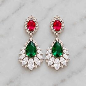 Alternative view of Boucles d’oreilles de Noël glamour, cristaux scintillants rouge et vert