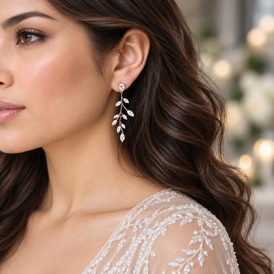 Boucles d’oreilles mariage raffinées à feuilles en cristal scintillant "Ariane" – Image 3