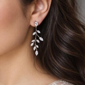 Boucles d’oreilles mariage raffinées à feuilles en cristal scintillant "Ariane" – Image 5